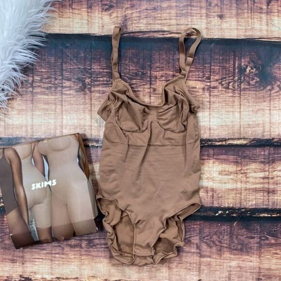 Skims Sculpting Bodysuit Sienna L/XL - Picture 6 of 10